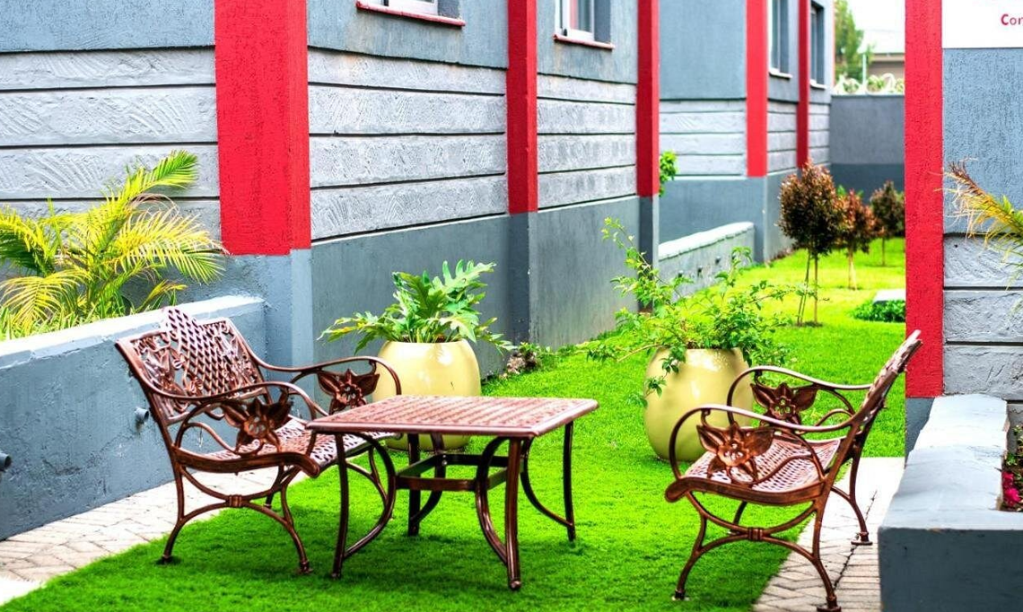 Blooming Suites